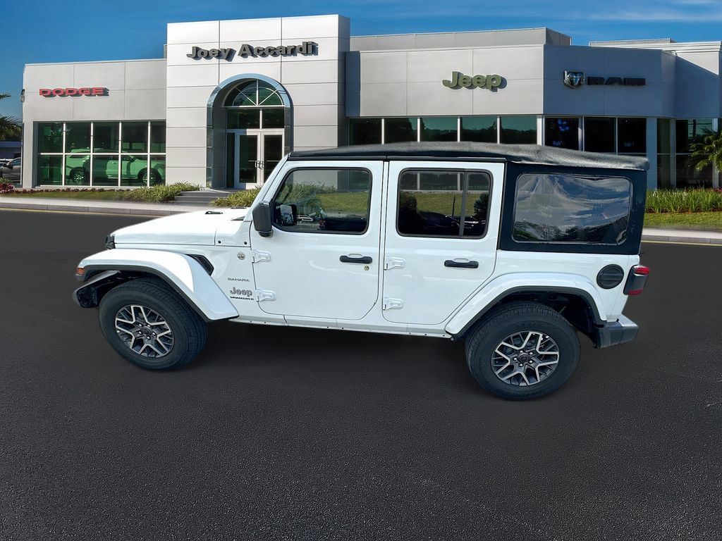 2024 Jeep Wrangler Sahara photo 4