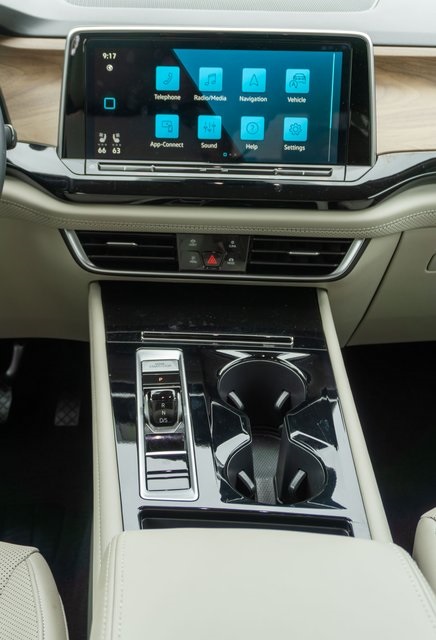 2024 Volkswagen Atlas SE Technology photo 15