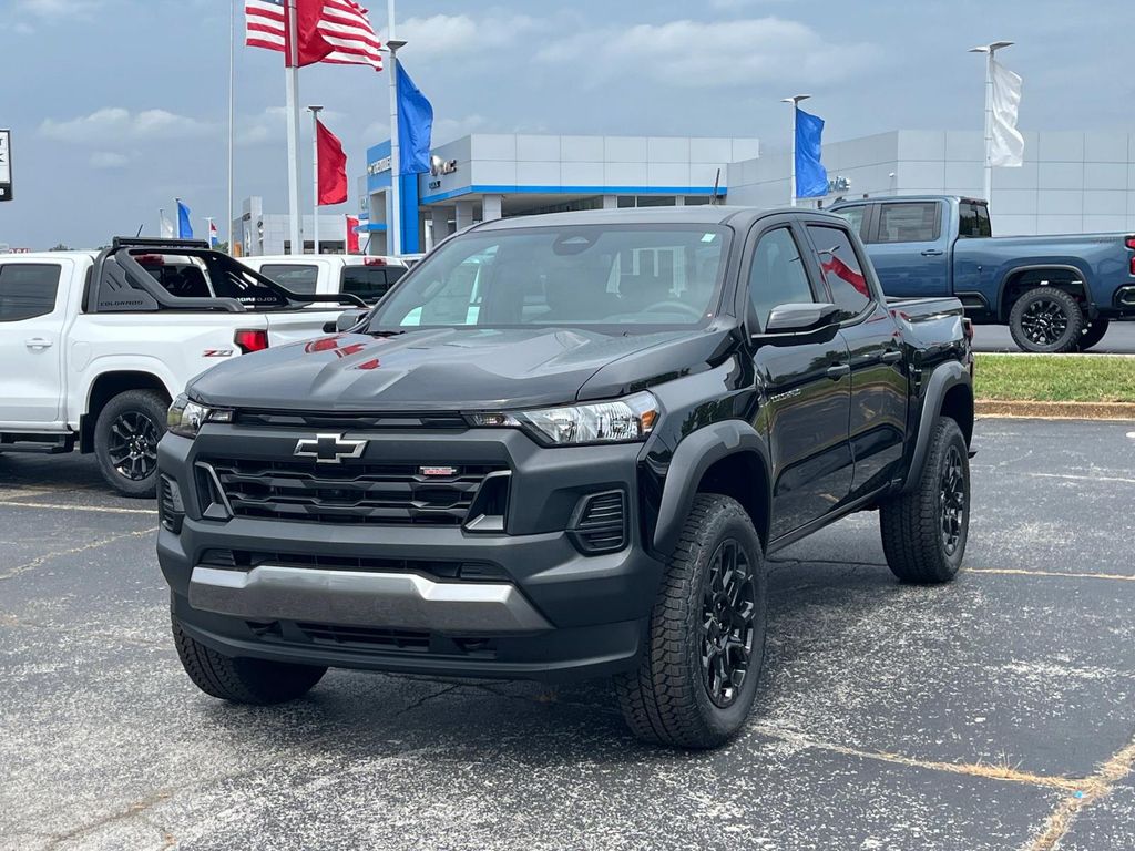 2026 Chevrolet Colorado Trail Boss photo 3