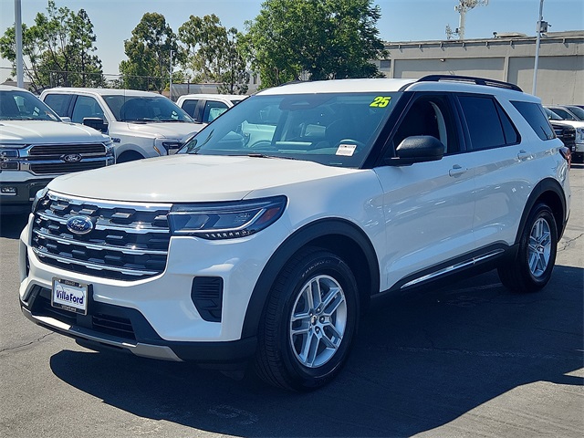 2025 Ford Explorer photo 23
