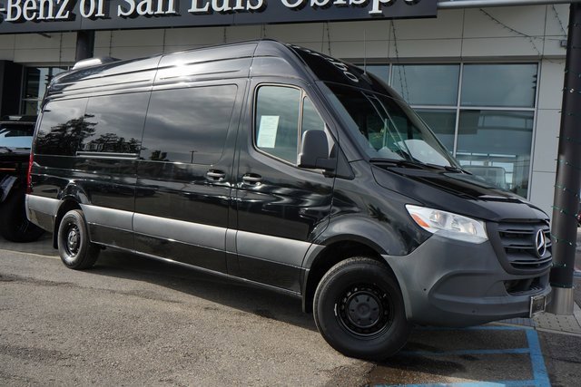 2024 Mercedes-Benz Sprinter Passenger Van Base's photo
