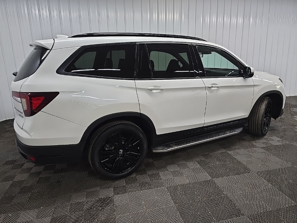 2022 Honda Pilot Black Edition photo 3