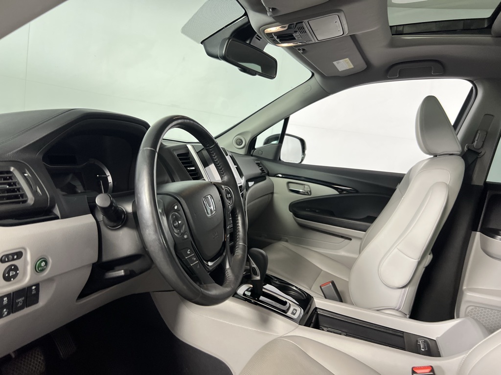 2019 Honda Ridgeline RTL-E photo 18