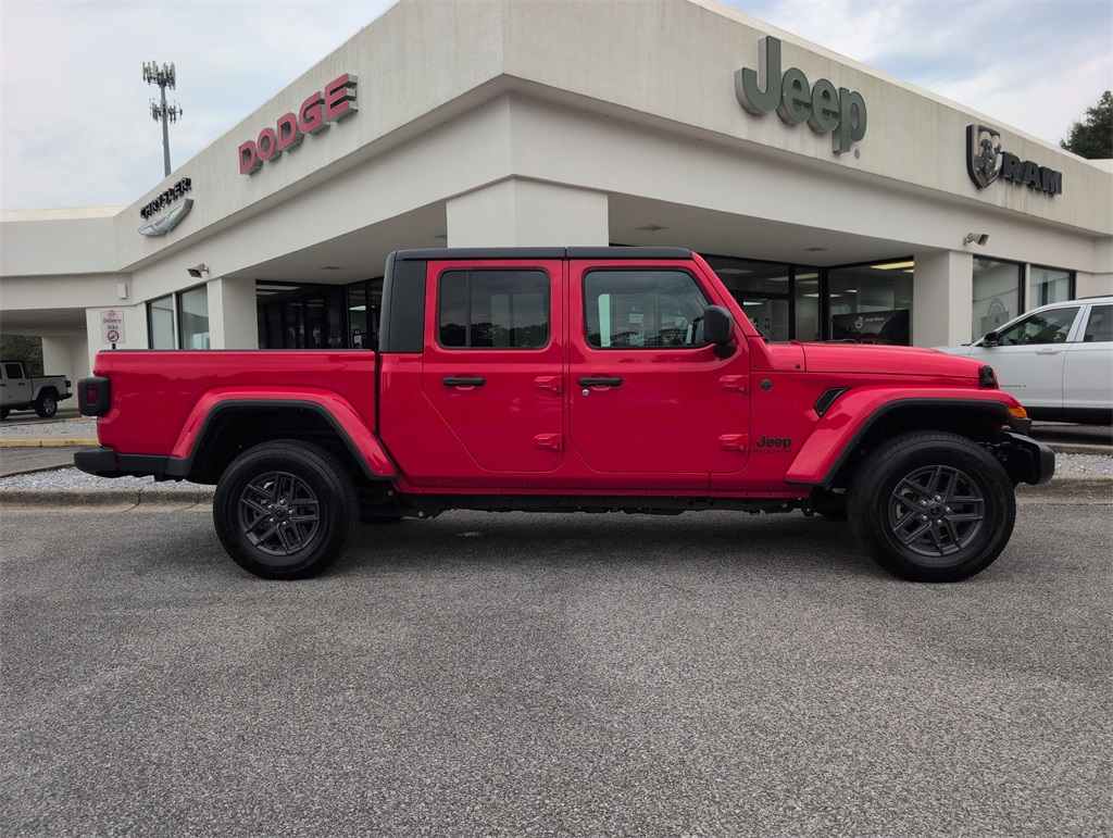 2024 Jeep Gladiator Sport photo 4