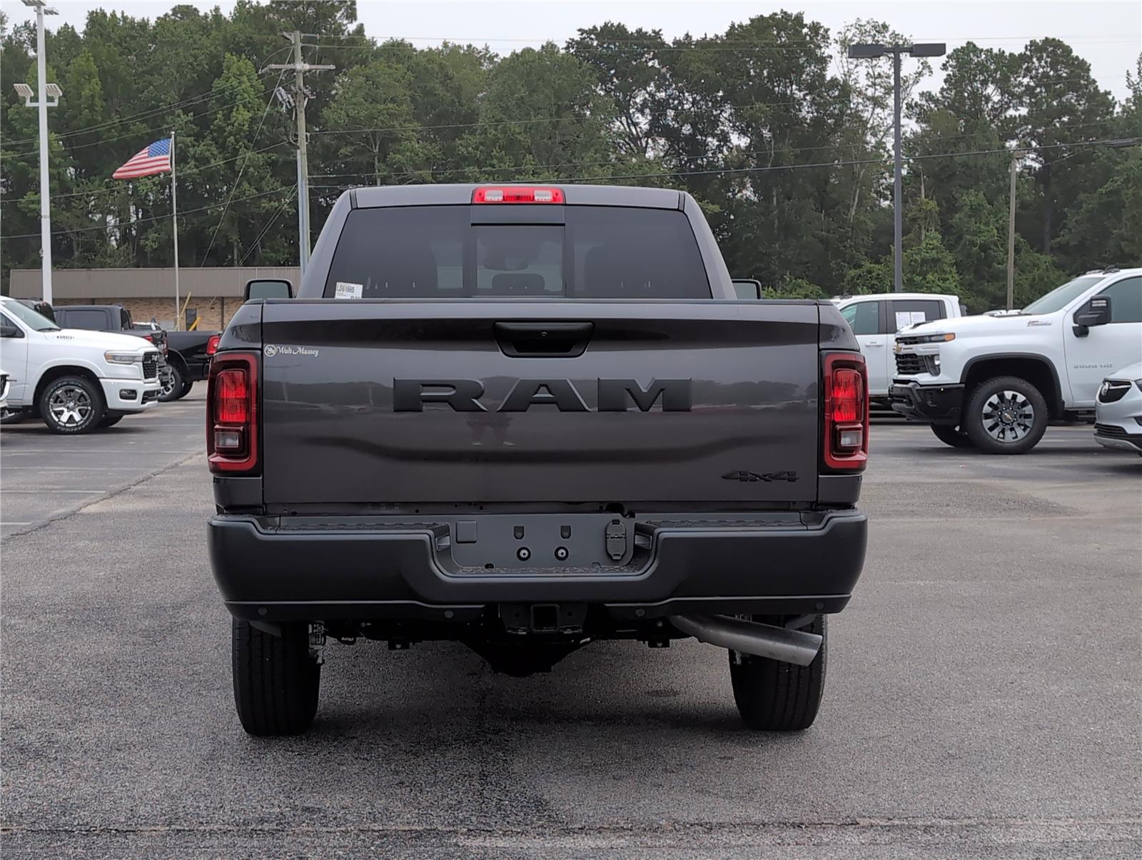 2025 Ram 2500 Tradesman photo 3
