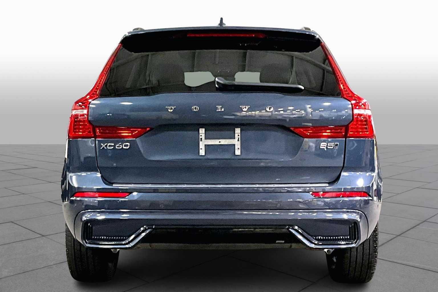 2024 Volvo XC60 Plus photo 4