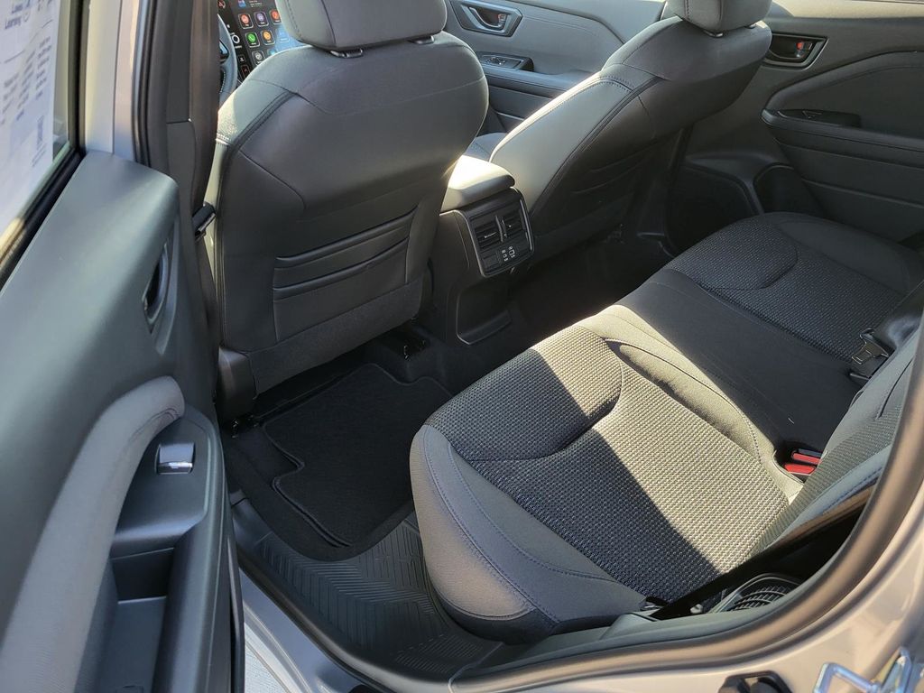 2025 Subaru Forester Premium photo 4