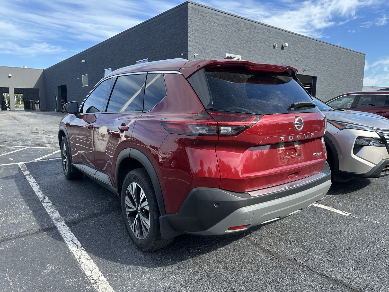 2021 Nissan Rogue SV photo 3