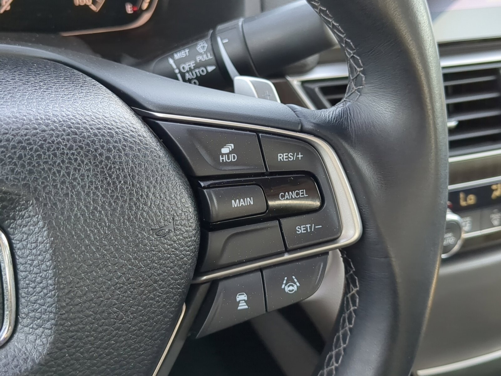 2018 Honda Accord Touring 2.0T photo 15