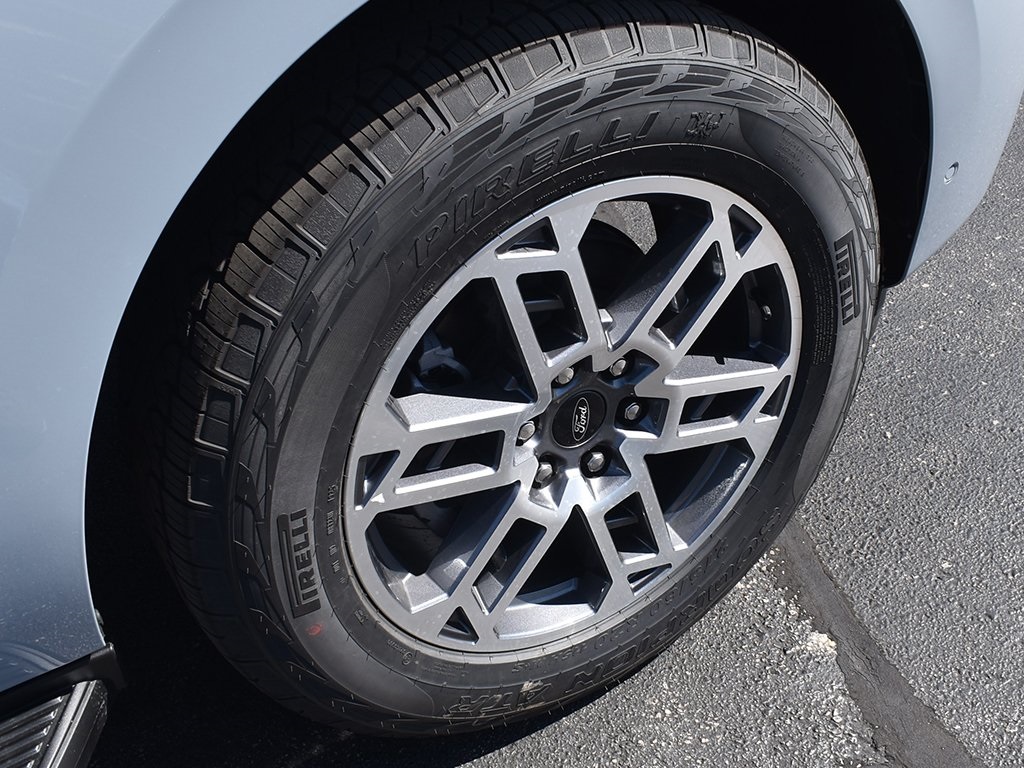 2025 Ford Expedition MAX photo 8