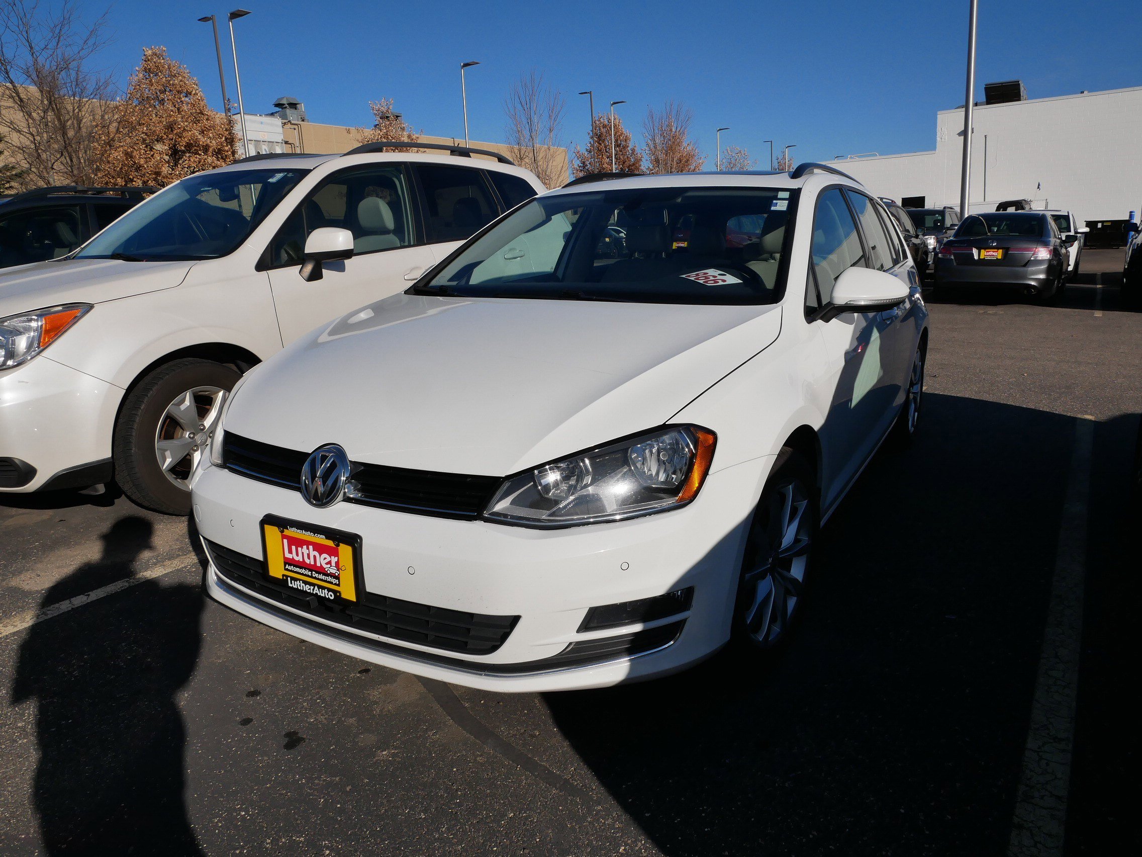 2015 Volkswagen Golf SportWagen TSI SE photo 2