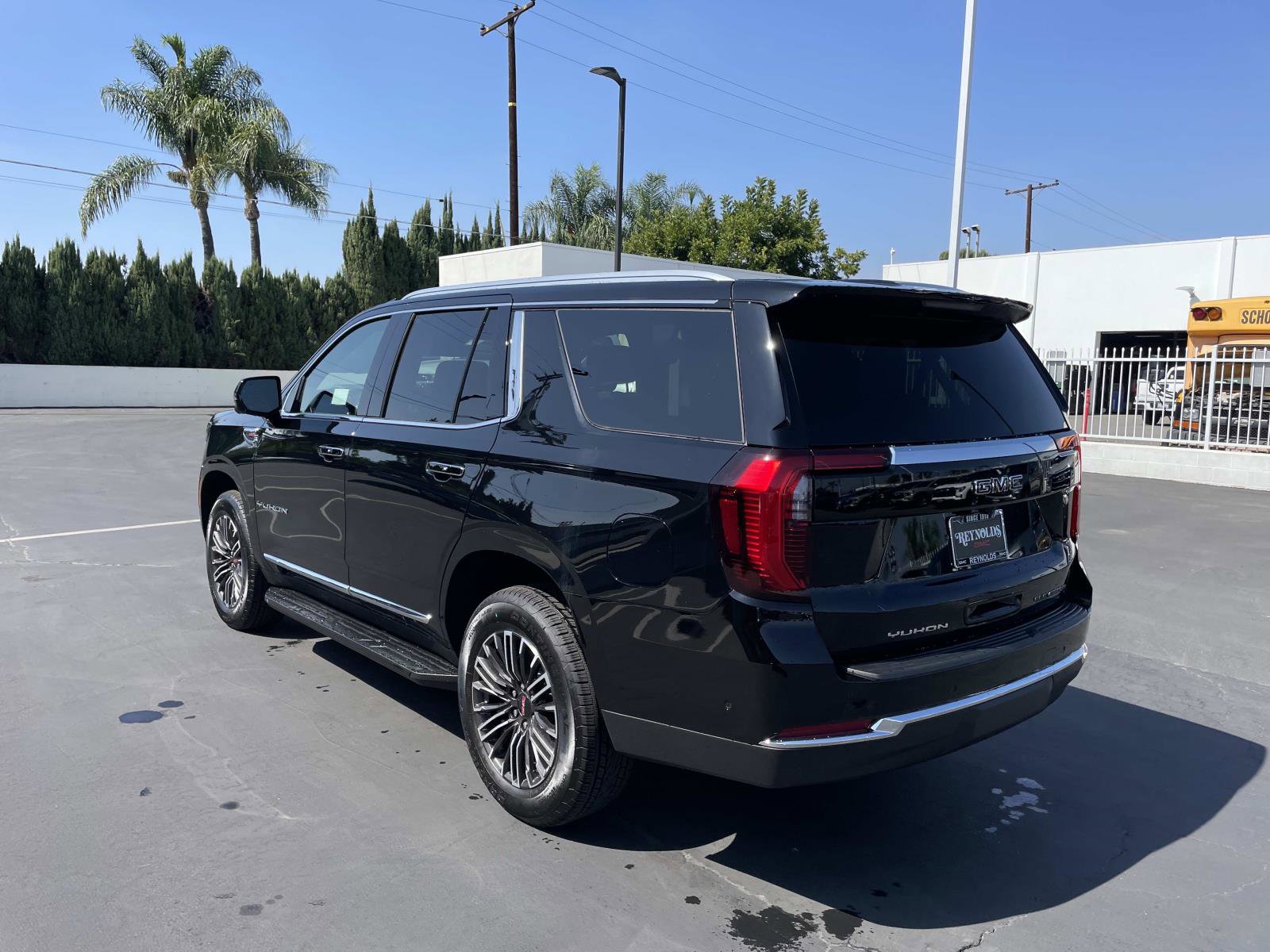 2025 Gmc Yukon photo 2