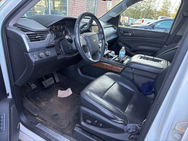 2016 Chevrolet Suburban LTZ photo 2