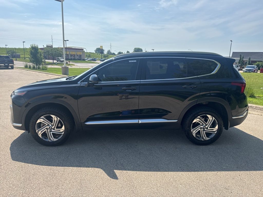 2022 Hyundai Santa Fe SEL photo 2