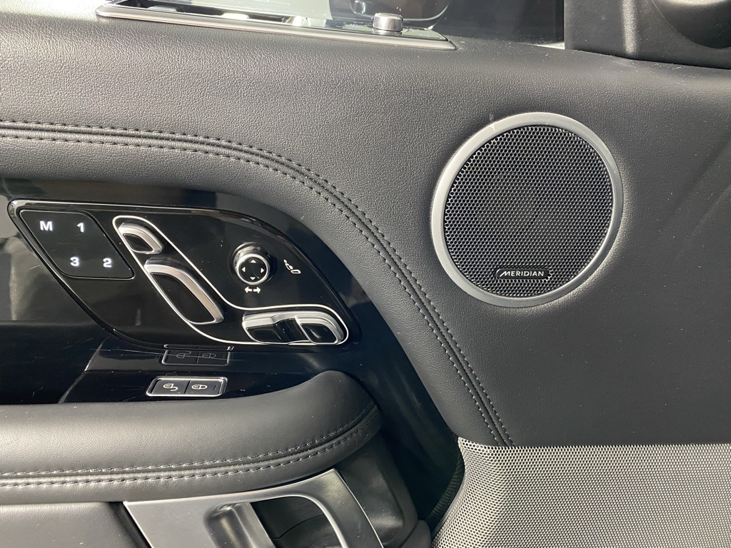 2020 Land Rover Range Rover HSE photo 22