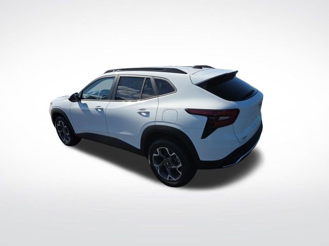 2025 Chevrolet Trax LT photo 3