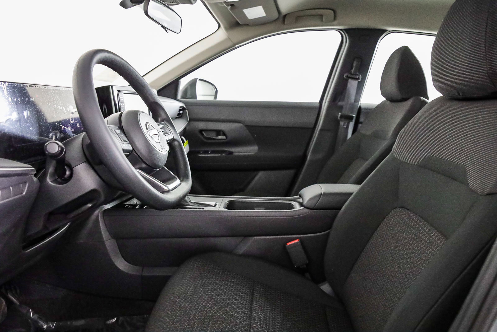 2025 Nissan Kicks S photo 18