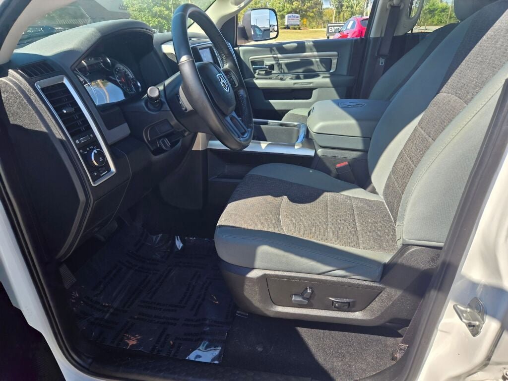 2019 Ram 1500 Classic SLT photo 15