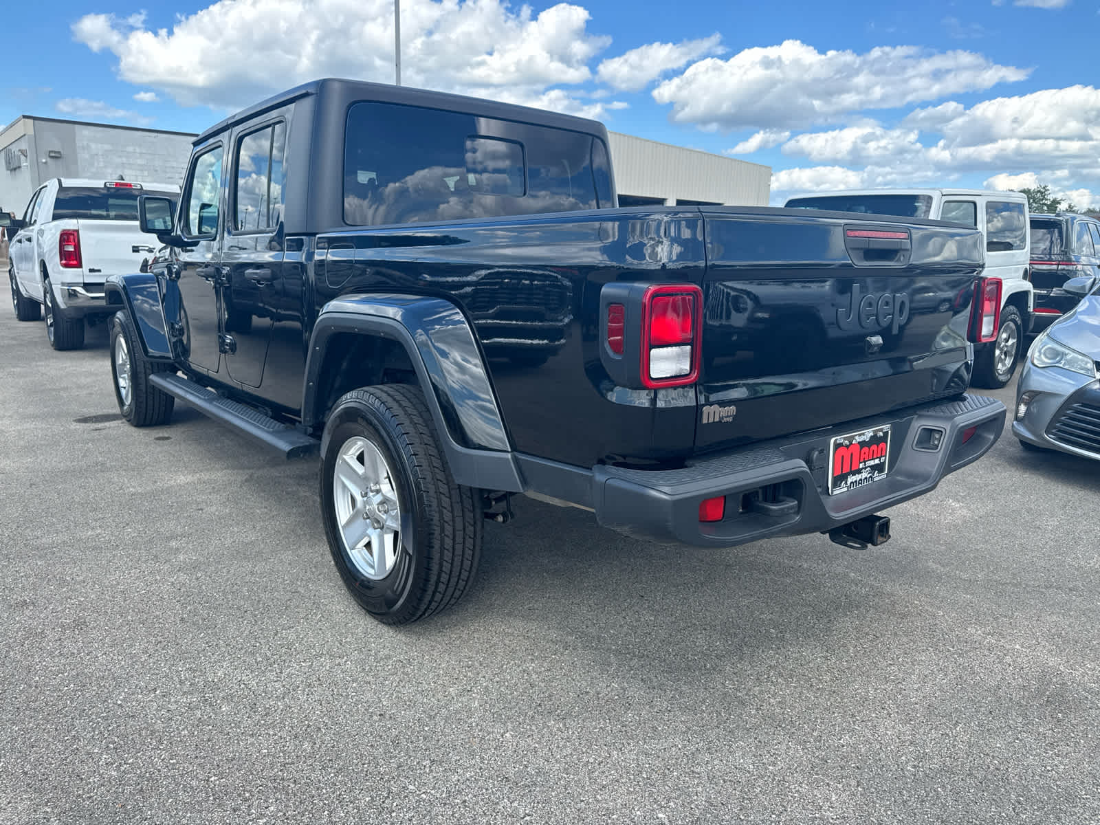 2023 Jeep Gladiator Sport S photo 6