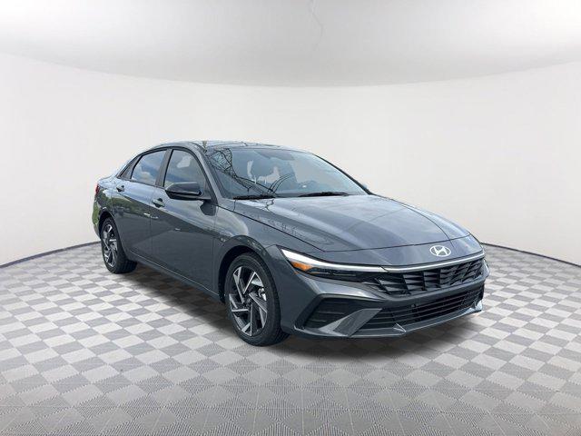 2025 Hyundai Elantra SEL Sport photo 3