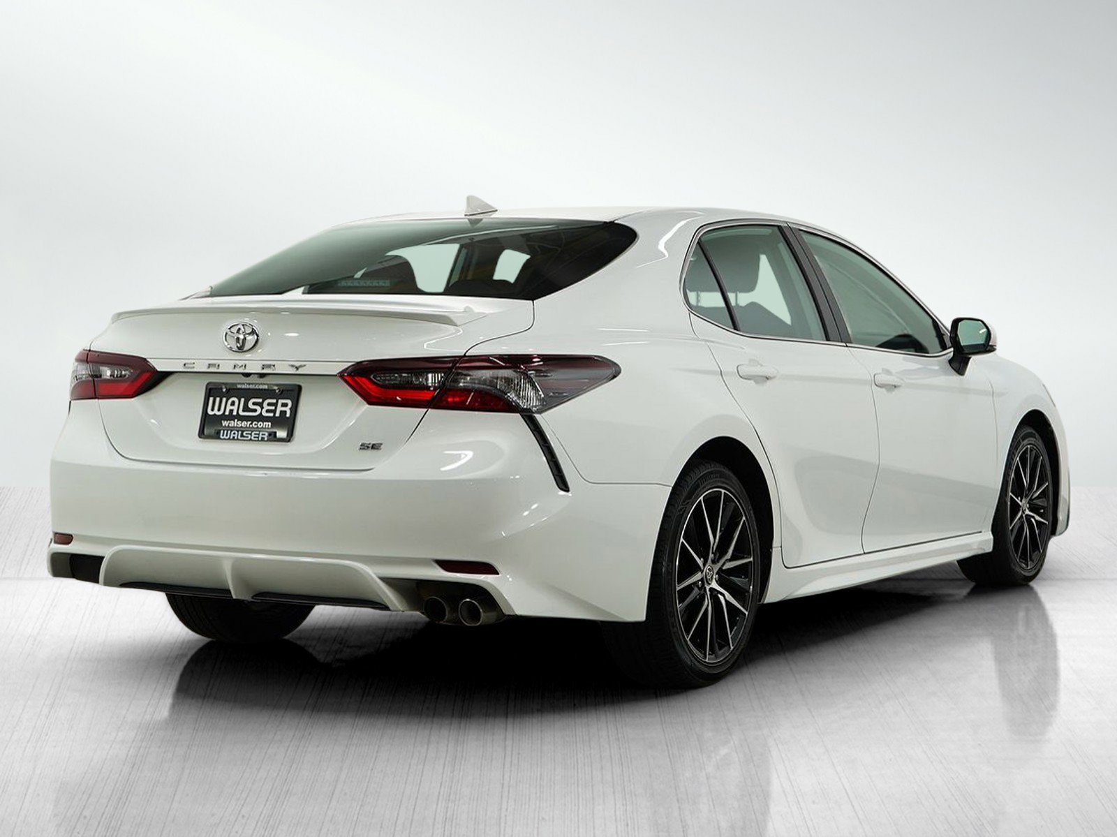 2024 Toyota Camry SE photo 5