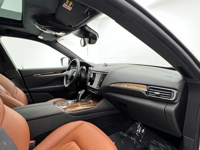 2022 Maserati Levante GT photo 10