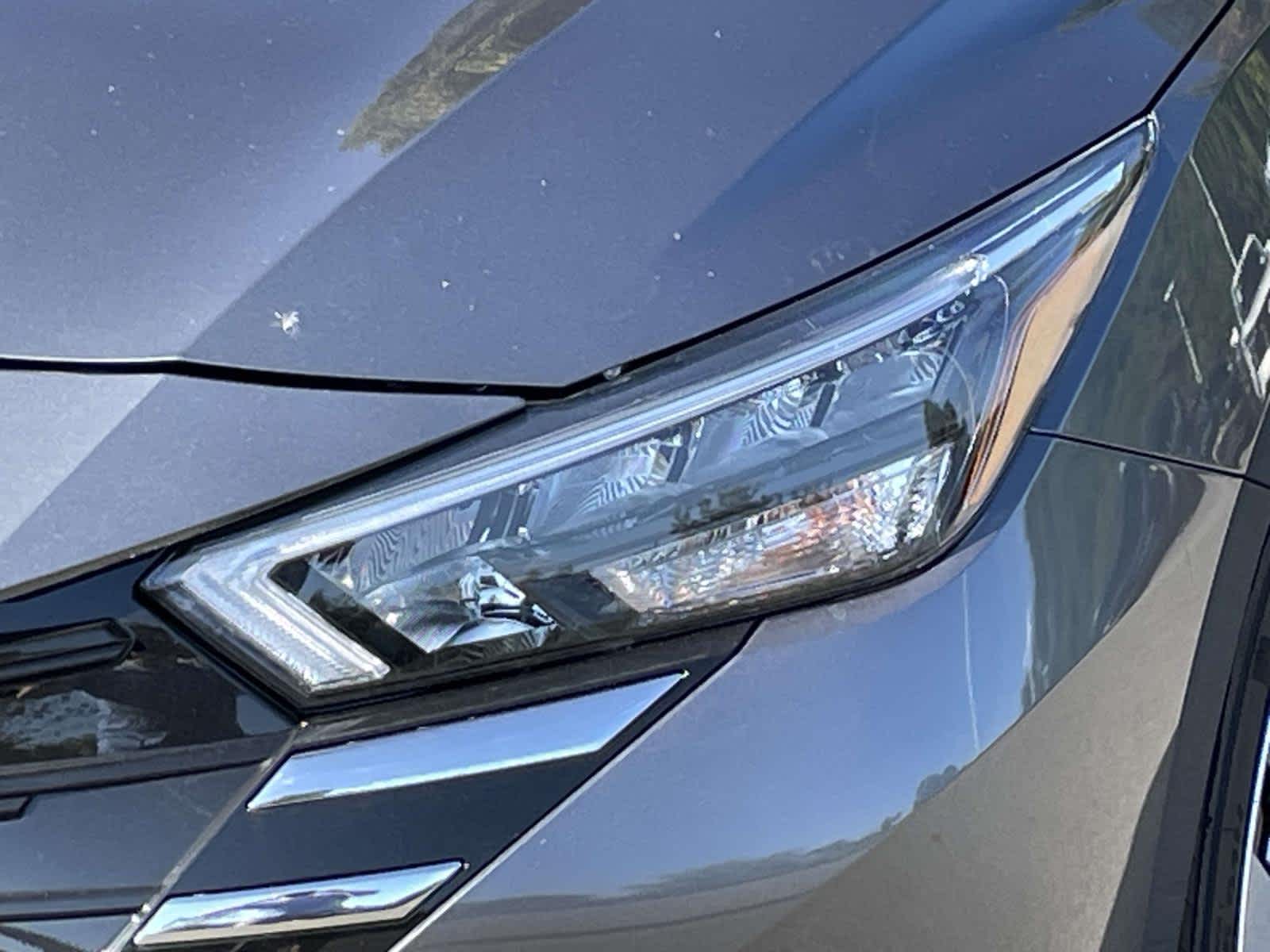 2025 Nissan Versa S photo 9