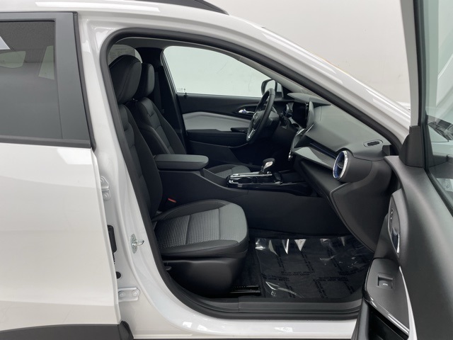 2024 Chevrolet Trax photo 8