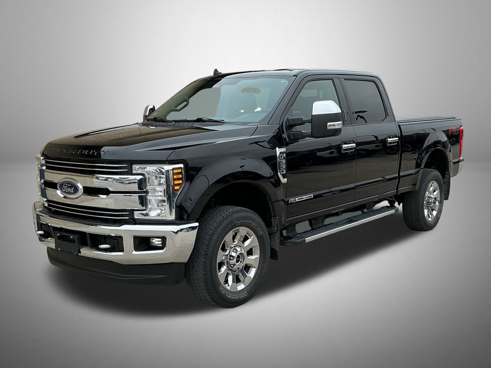 2019 Ford F-350 Super Duty Lariat's photo