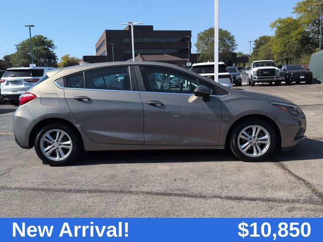2017 Chevrolet Cruze LT photo 9