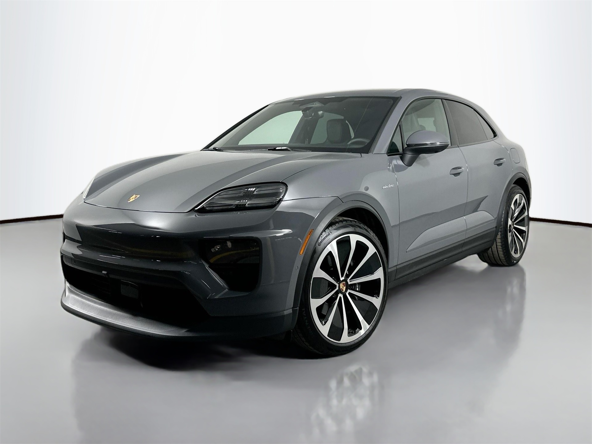 2025 Porsche Macan Base's photo