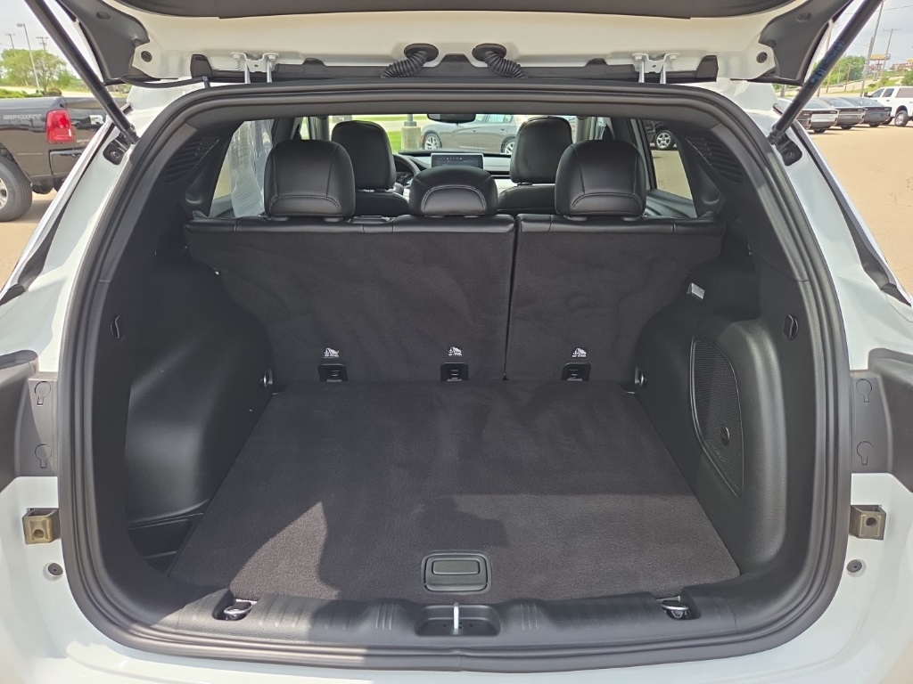 2024 Jeep Compass Latitude Lux photo 6