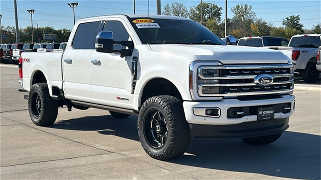 2024 Ford F-250 Super Duty Platinum's photo