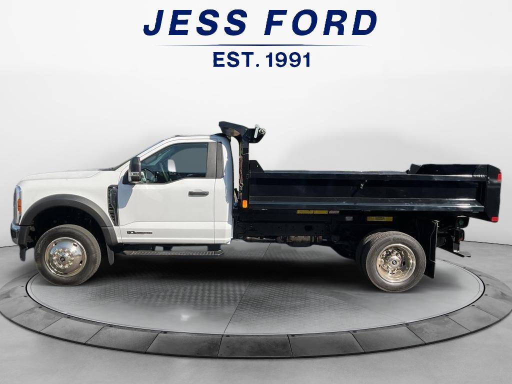 2024 Ford F-550 photo 2