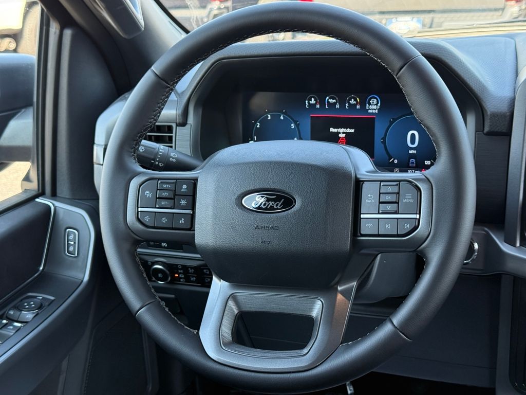 2025 Ford F-150 XLT photo 12