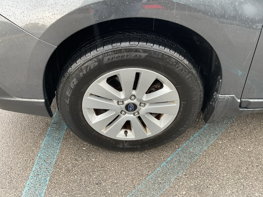 2018 Subaru Outback Premium photo 4