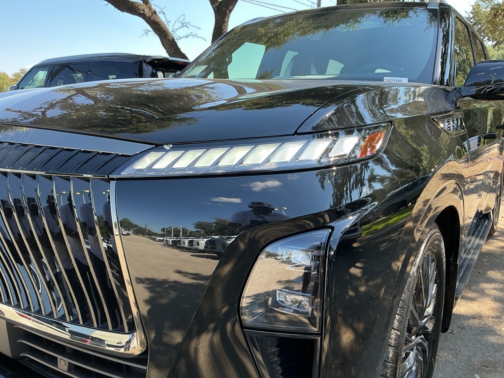 2026 Infiniti QX80 photo 3