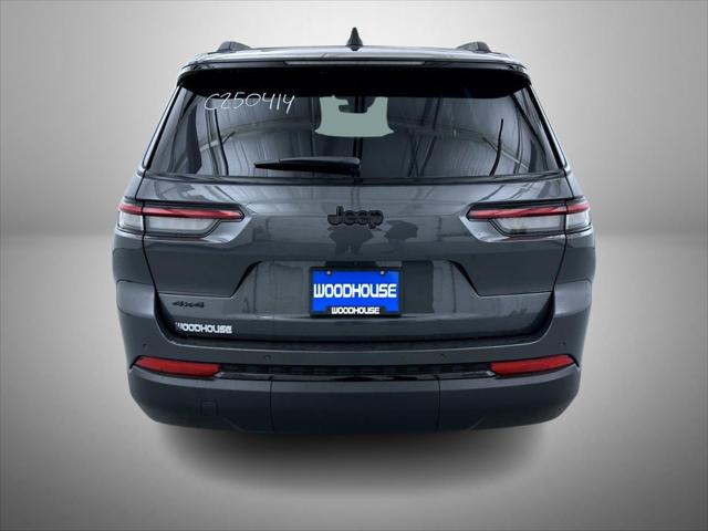 2025 Jeep Grand Cherokee Altitude photo 6