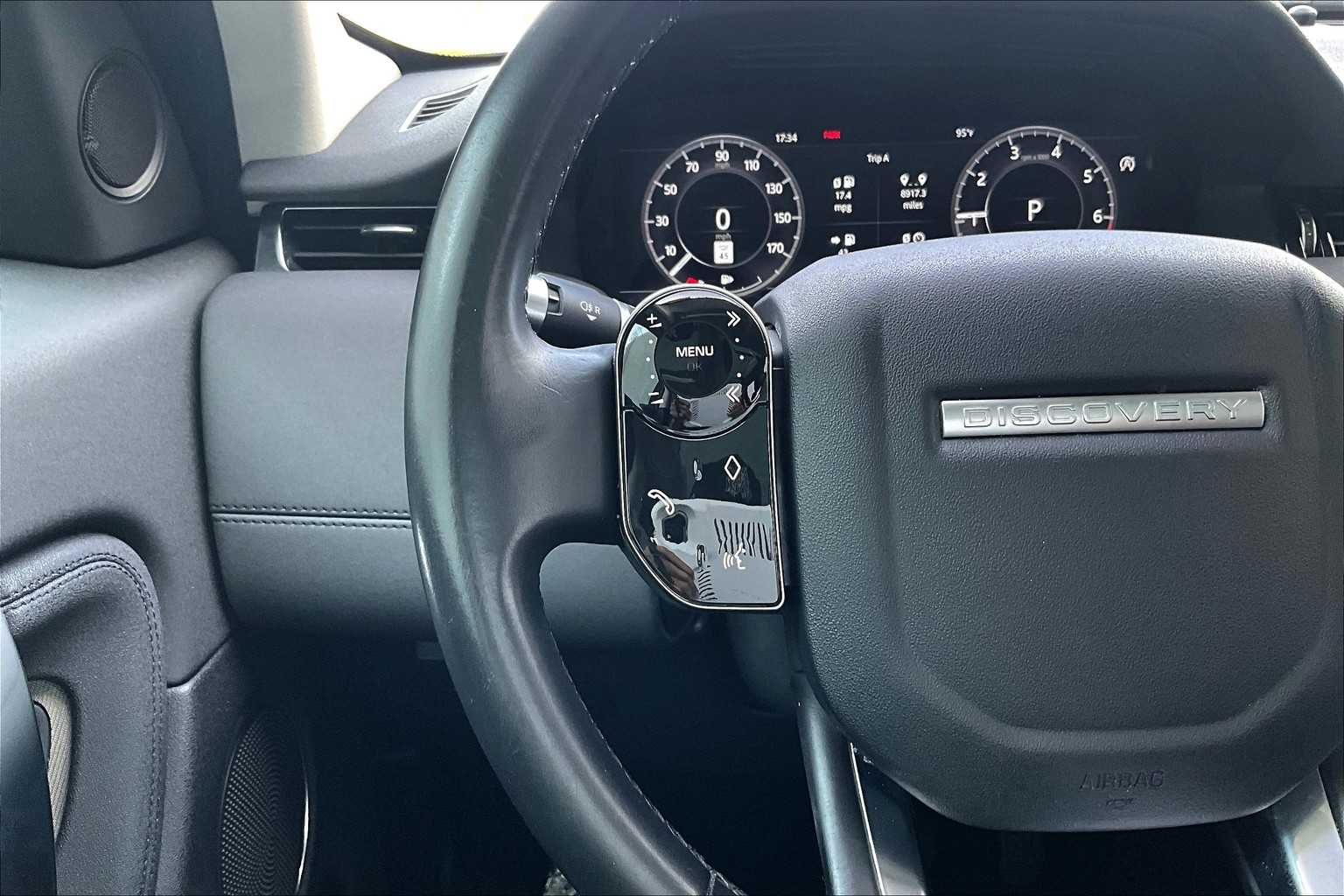 2020 Land Rover Discovery Sport SE photo 19