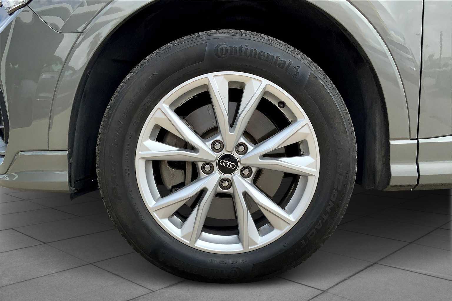 2022 Audi Q3 S line Premium Plus 45 TFSI photo 10