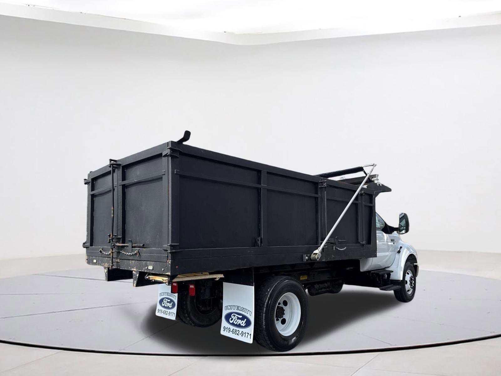 2015 Ford F-650 SuperCab XL photo 4