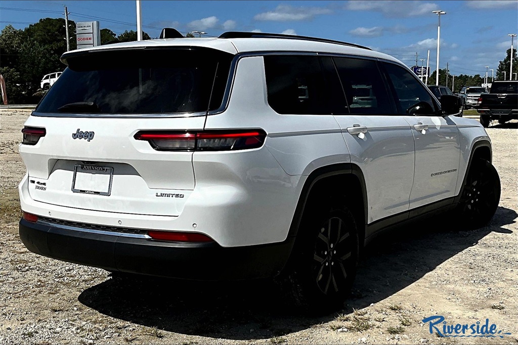 2022 Jeep Grand Cherokee Limited photo 3