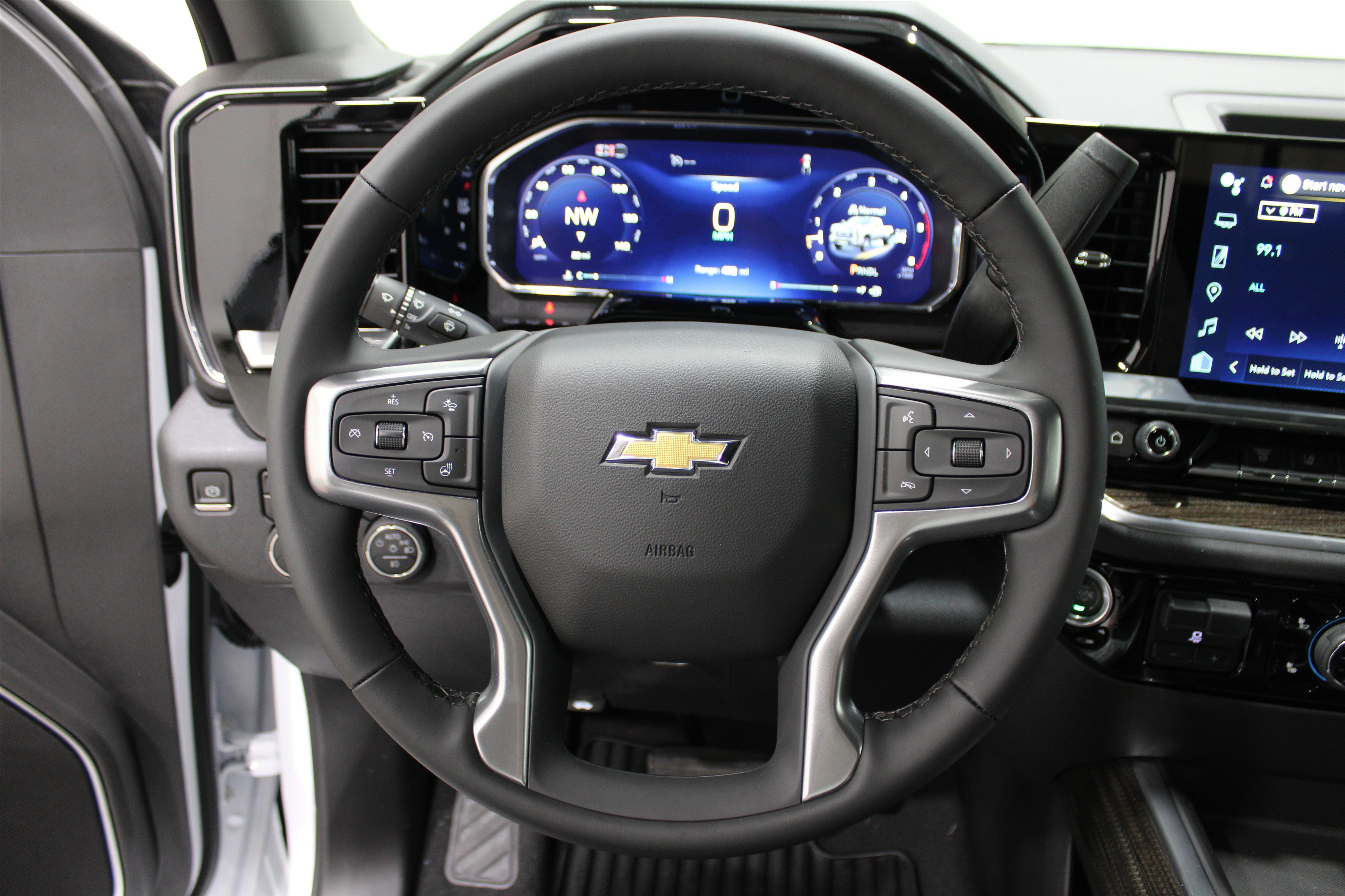2026 Chevrolet Silverado 3500HD LT photo 4