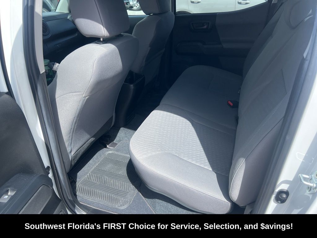 2022 Toyota Tacoma SR photo 4