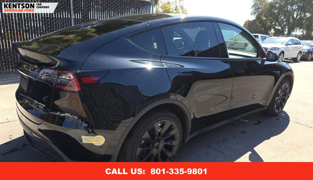 2022 Tesla Model Y Long Range photo 6