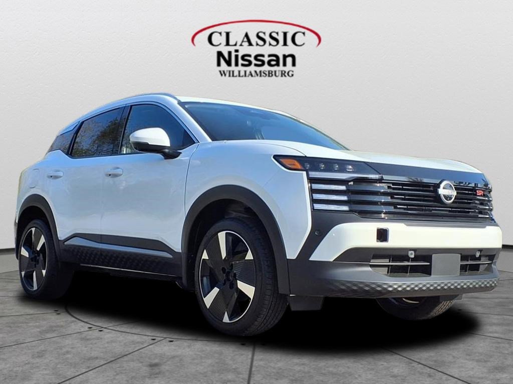 2025 Nissan Kicks SR's photo