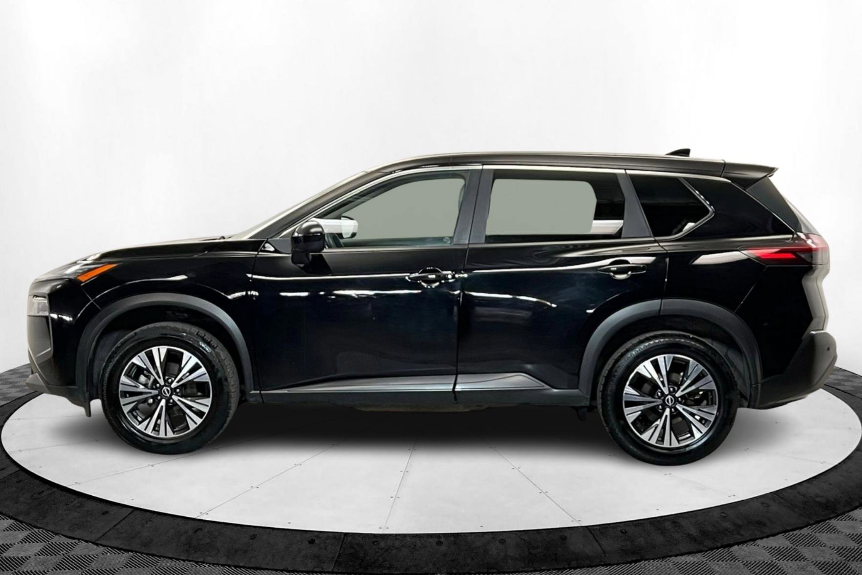 2023 Nissan Rogue SV photo 2