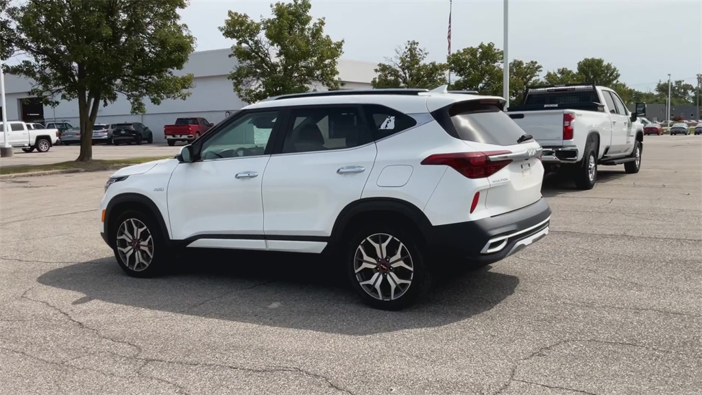 2023 Kia Seltos SX photo 5