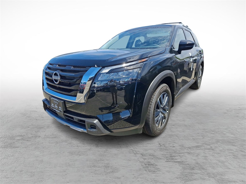 2025 Nissan Pathfinder SL photo 3