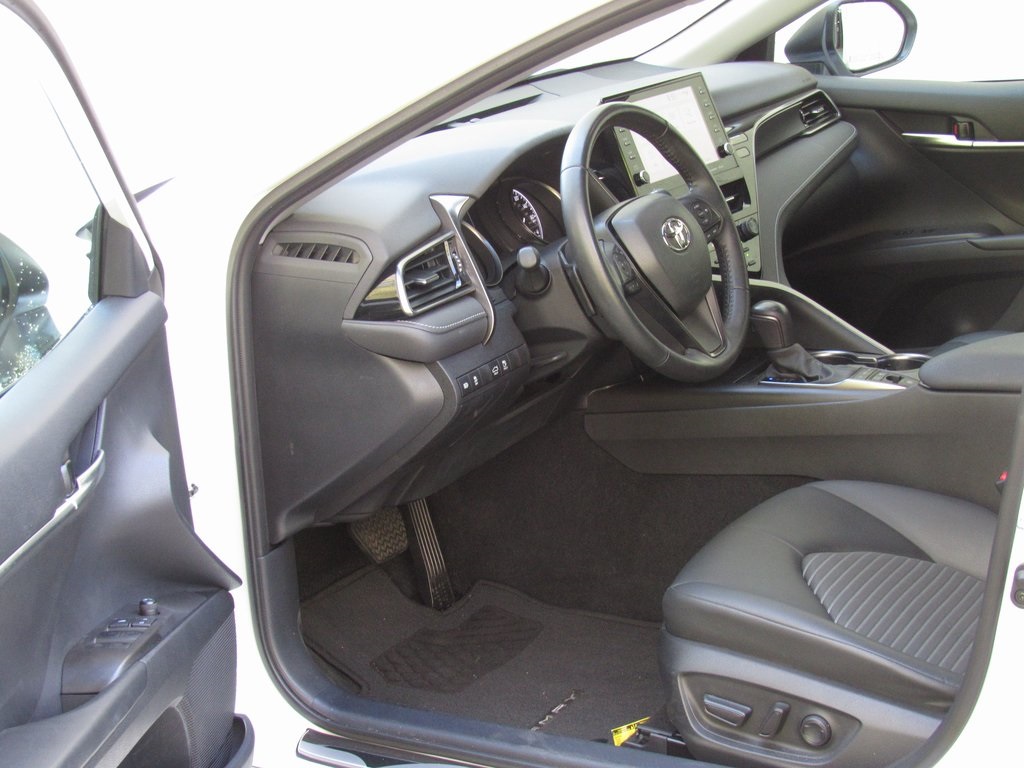 2023 Toyota Camry Hybrid SE photo 9